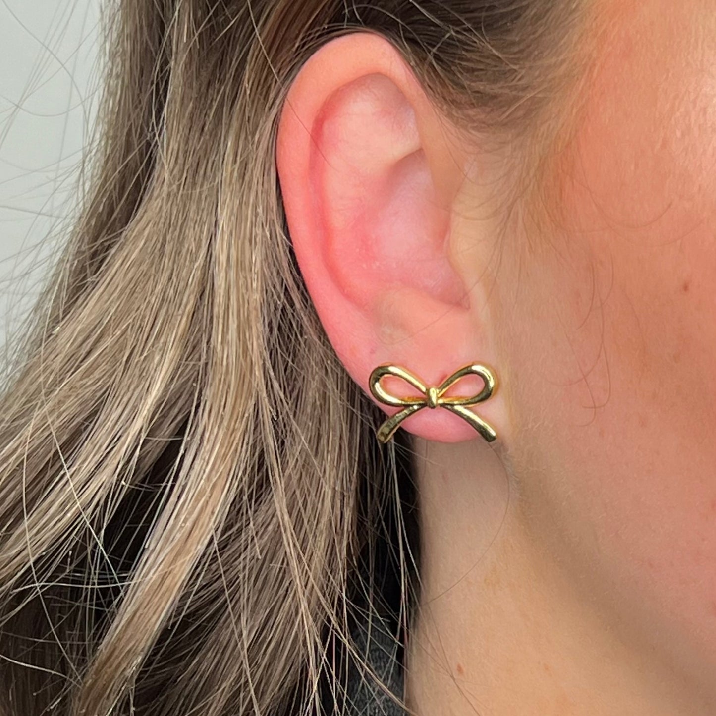 Big Bow stud O014