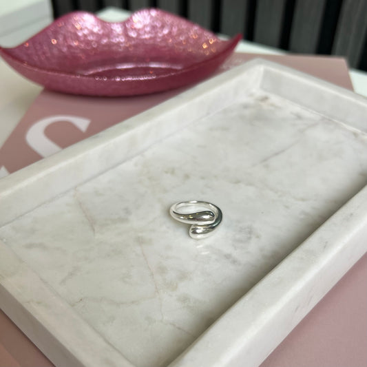 Twisted Ring R014