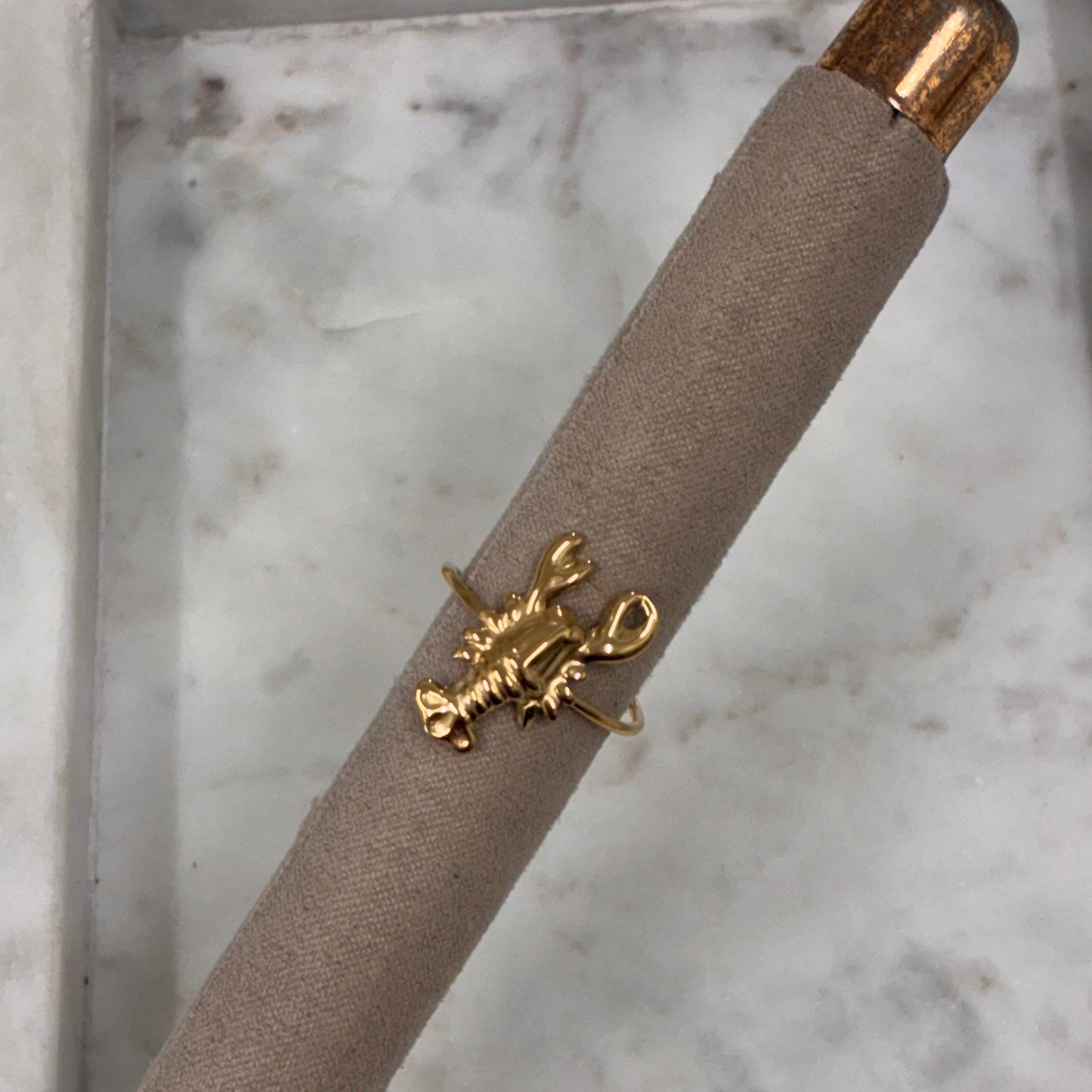 Golden lobster ring R017