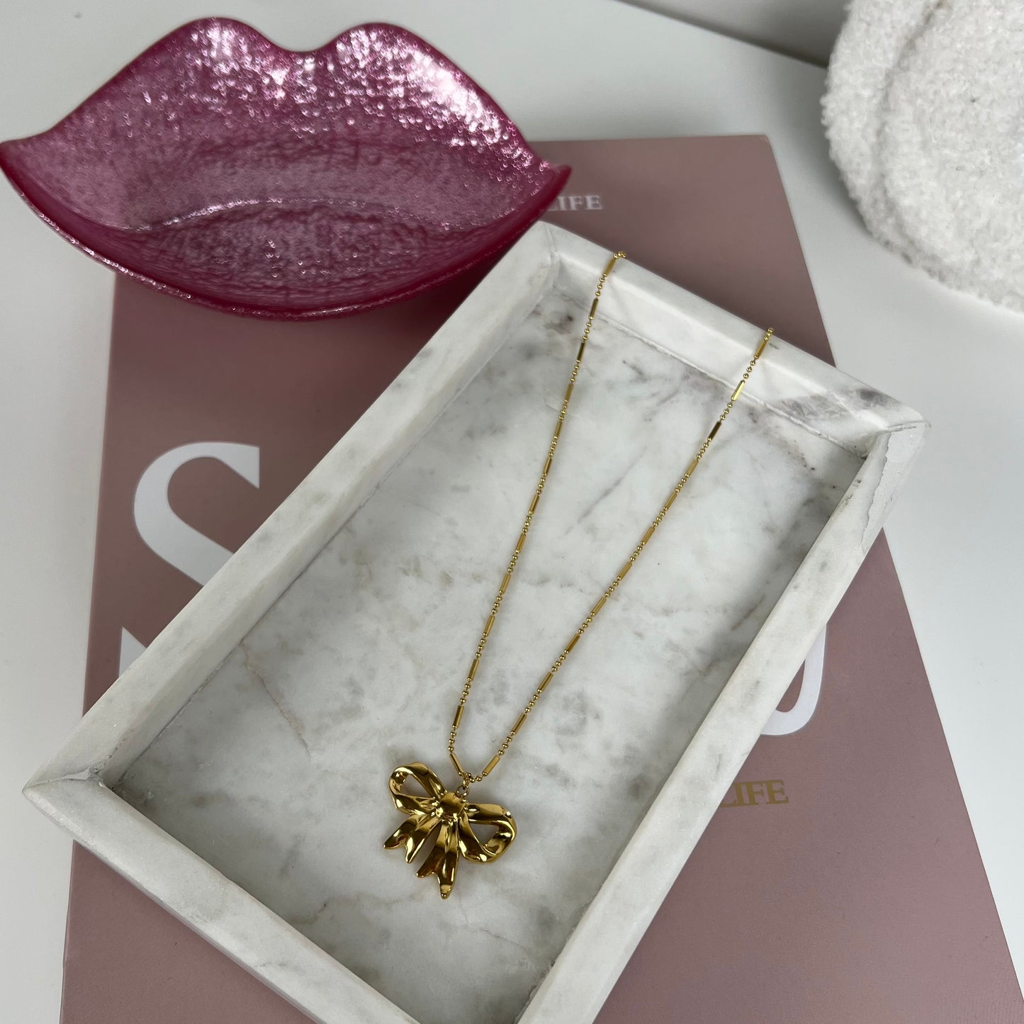 Rosa bow Necklace K028