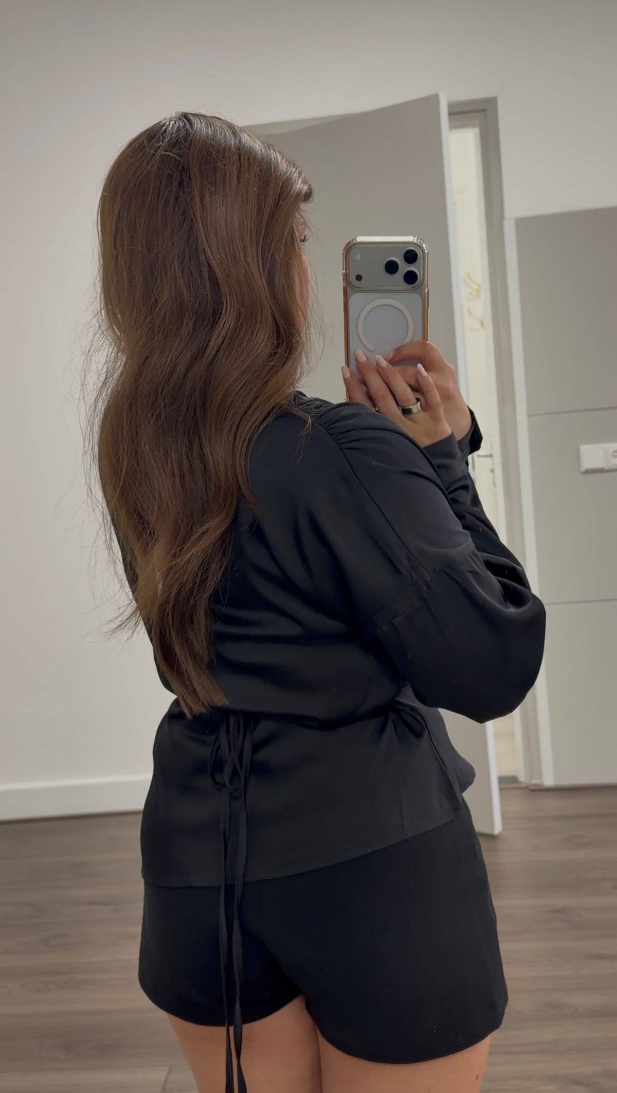 Perfect satin top black