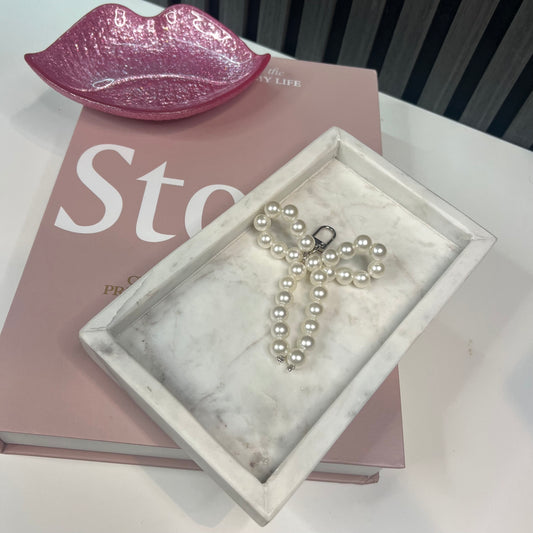 Pearl bow charm H005