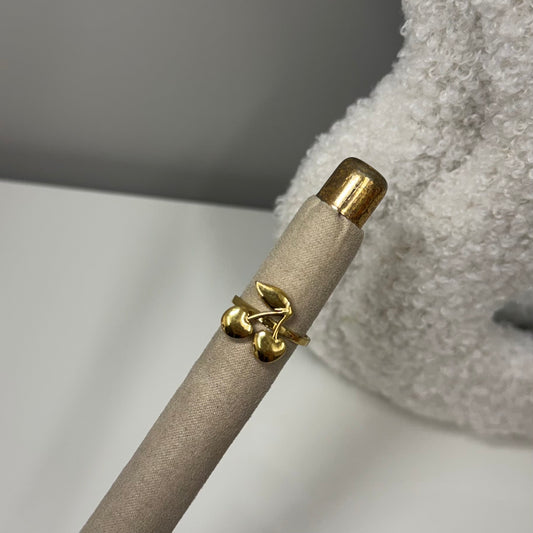 Cherry Ring R011