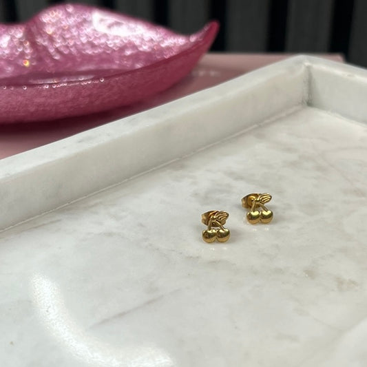 Cherry stud O019