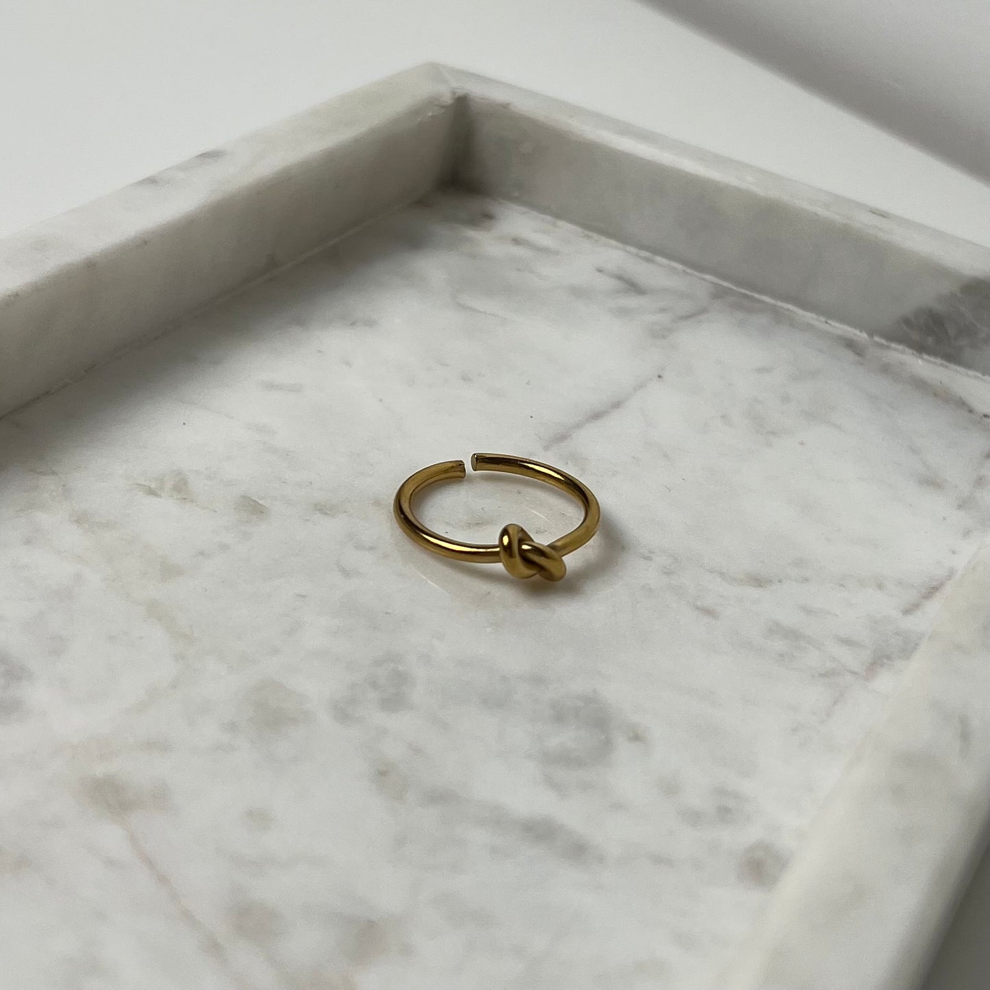 Golden knot Ring R016