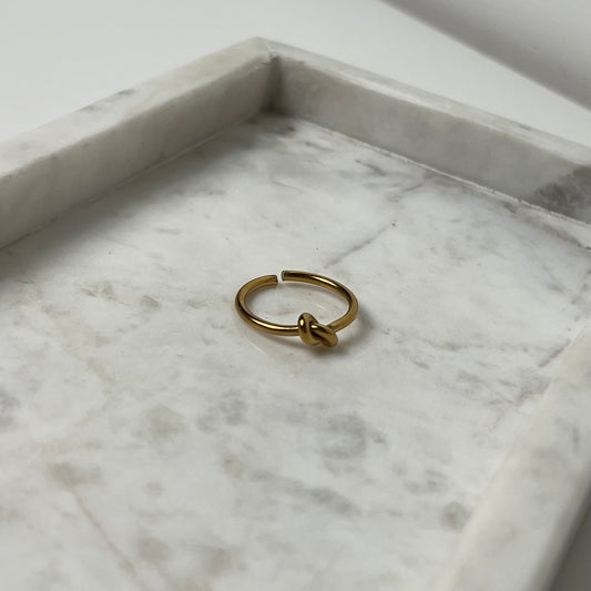 Golden knot Ring R016