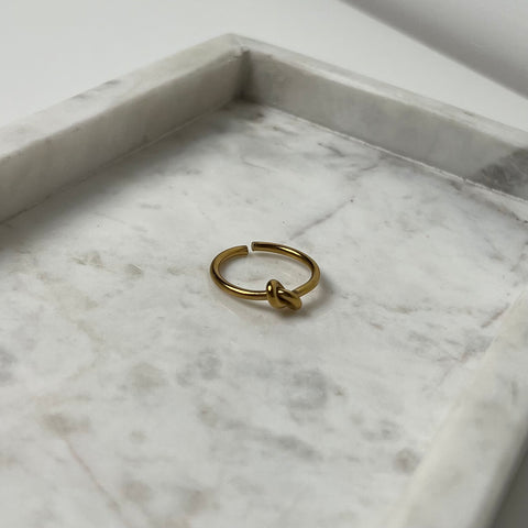 Golden knot Ring R016