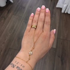 Diamond bloom handchain A012