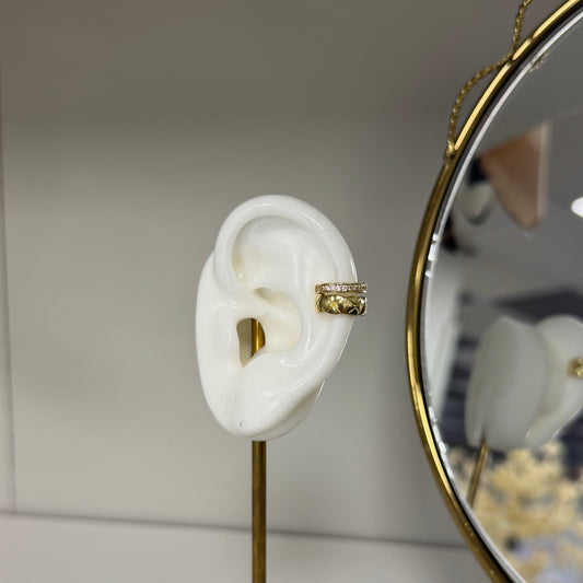 Diamond ear cuff A045