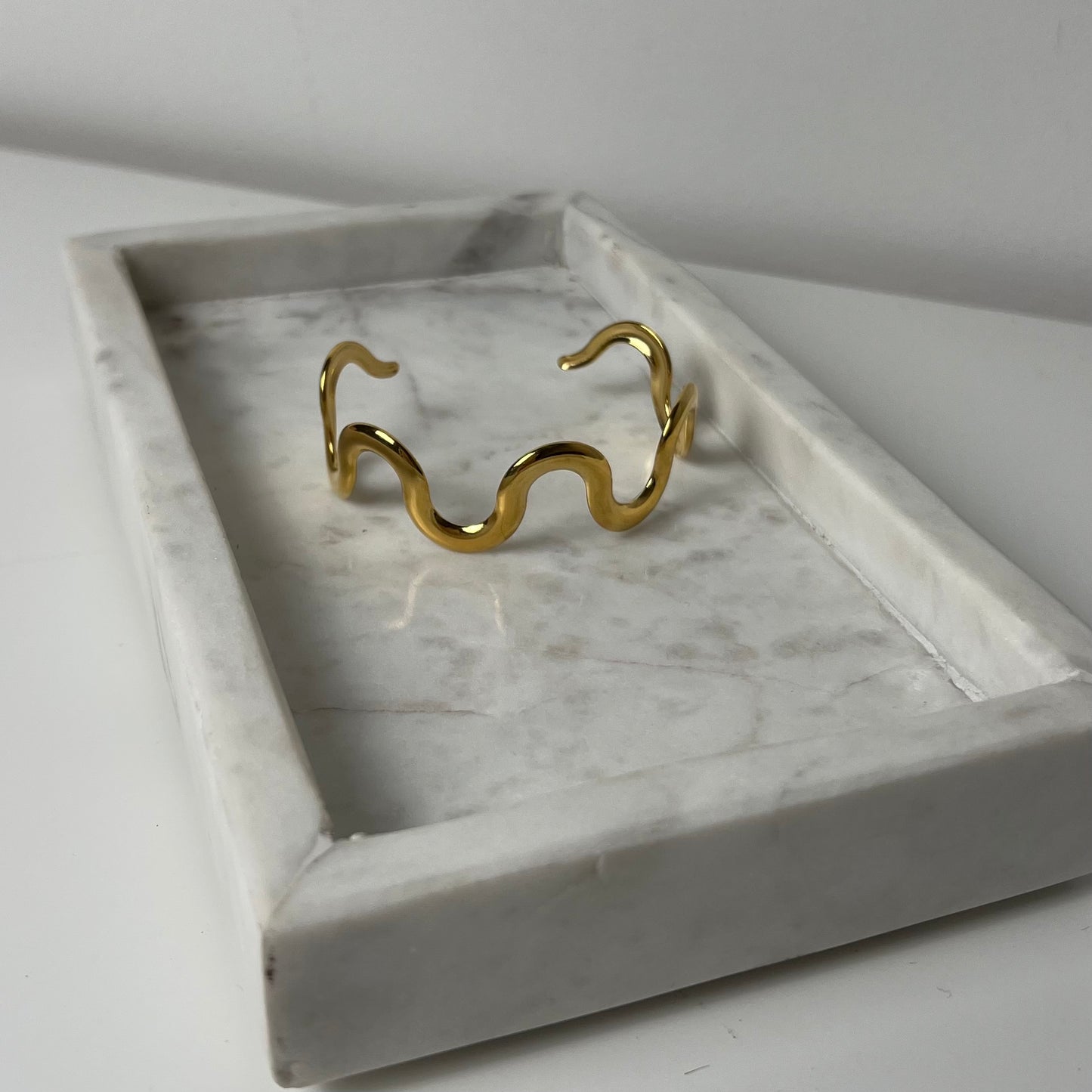 Aurea Wavy Bangle H005