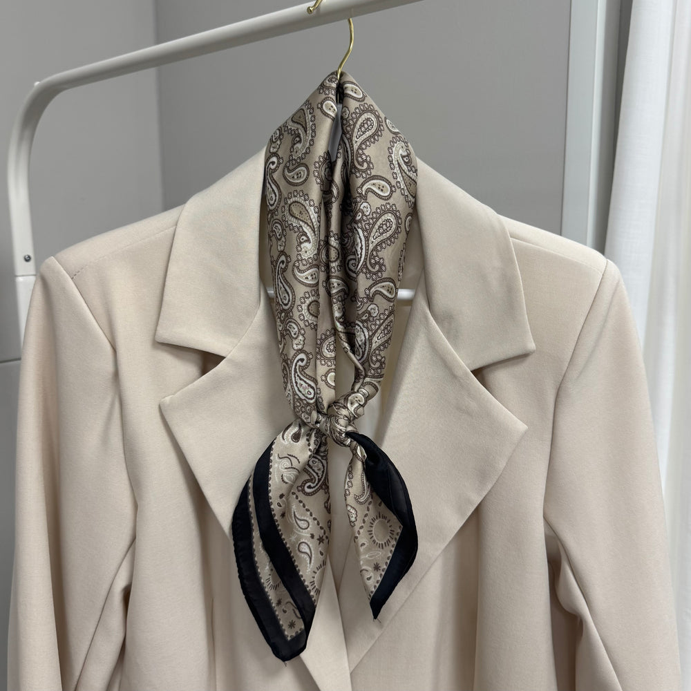 Taupe Paisley sjaaltje