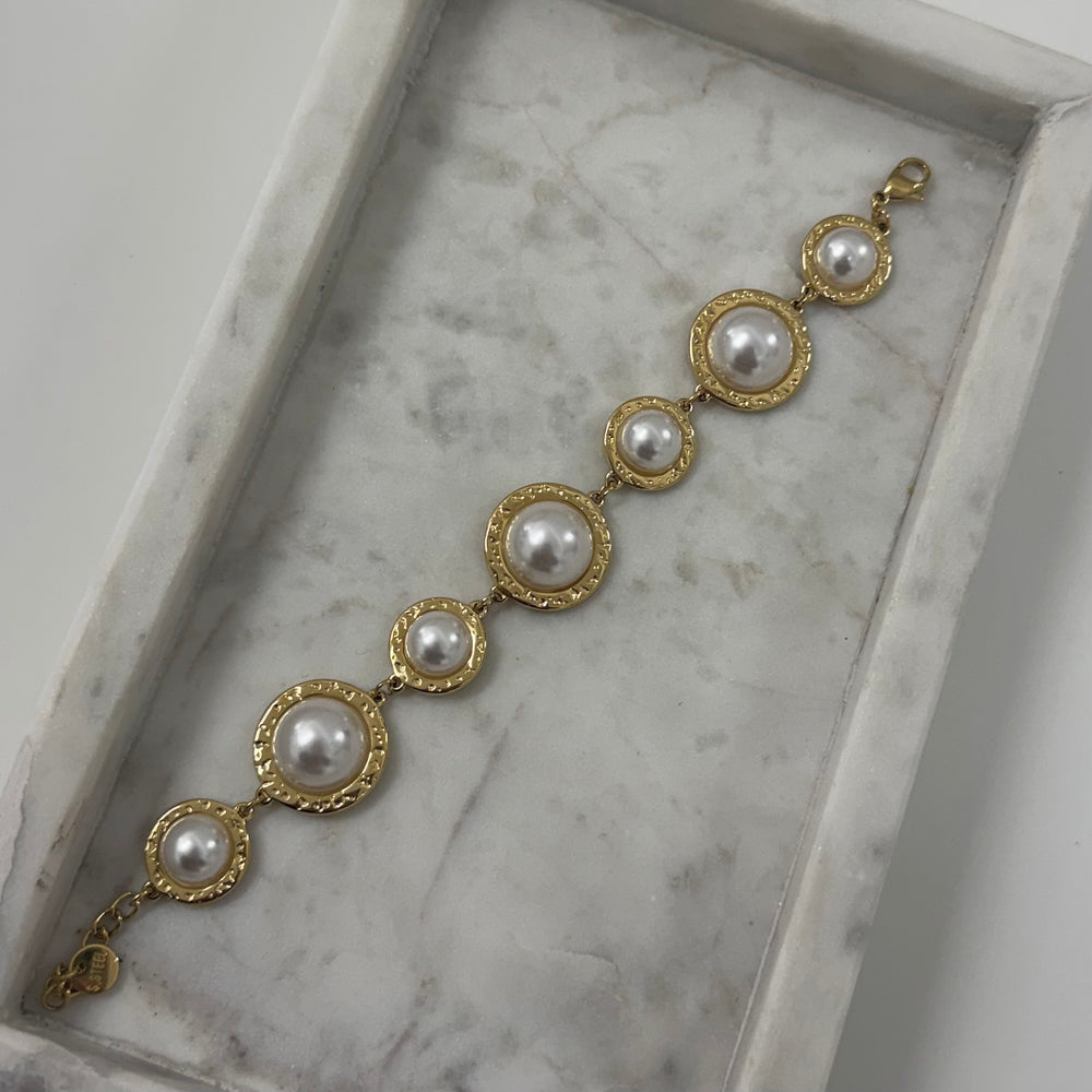 White coin Armband A030