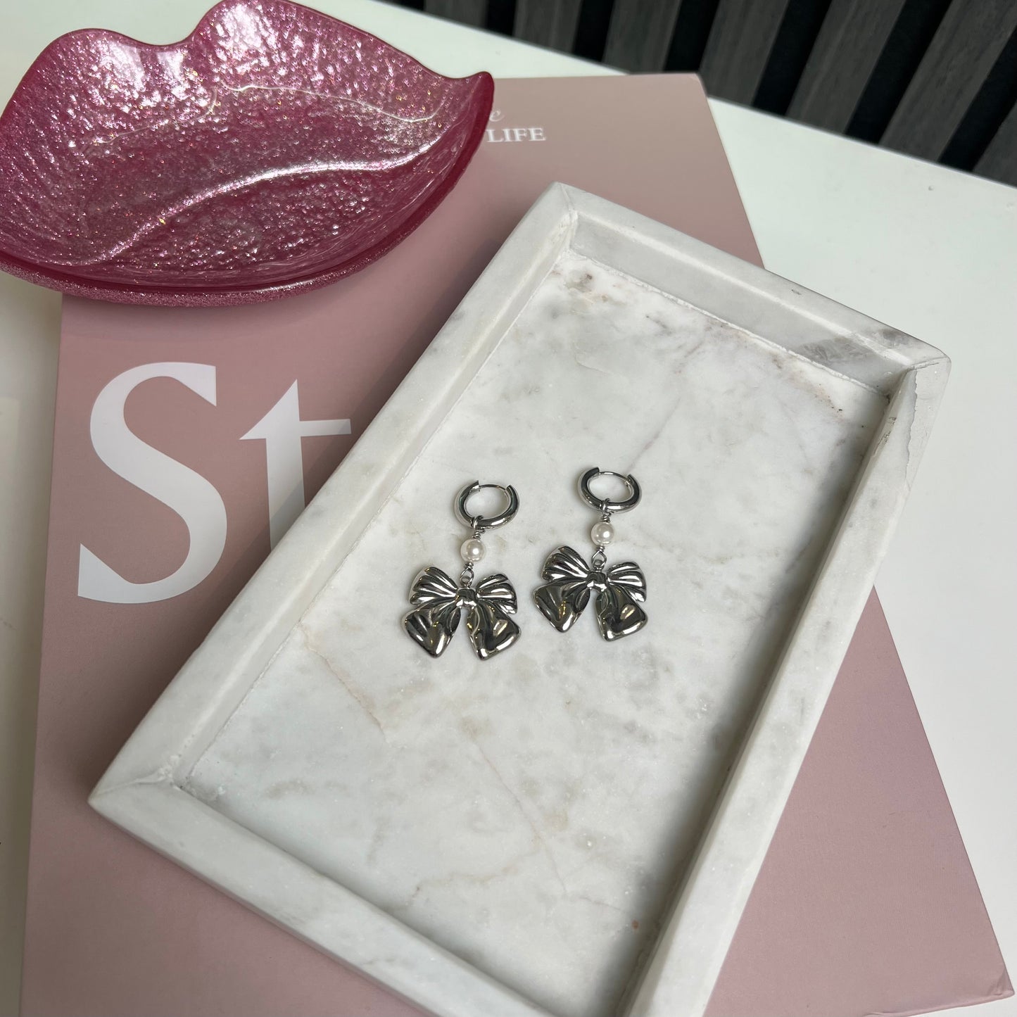 Amy bow Earring O009