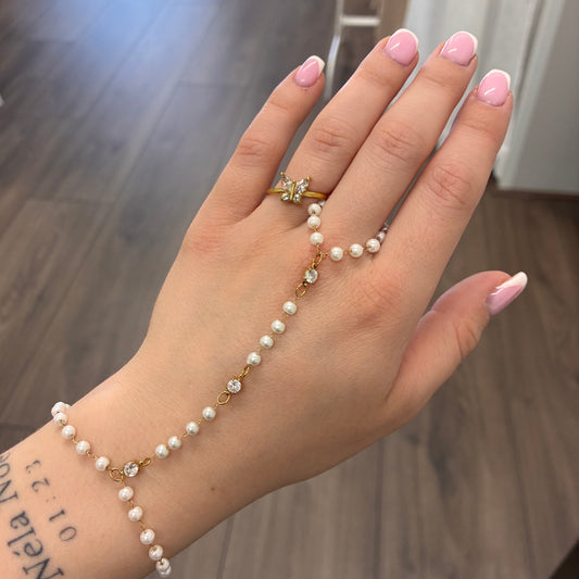 Soft Pearl Hand Chain S051