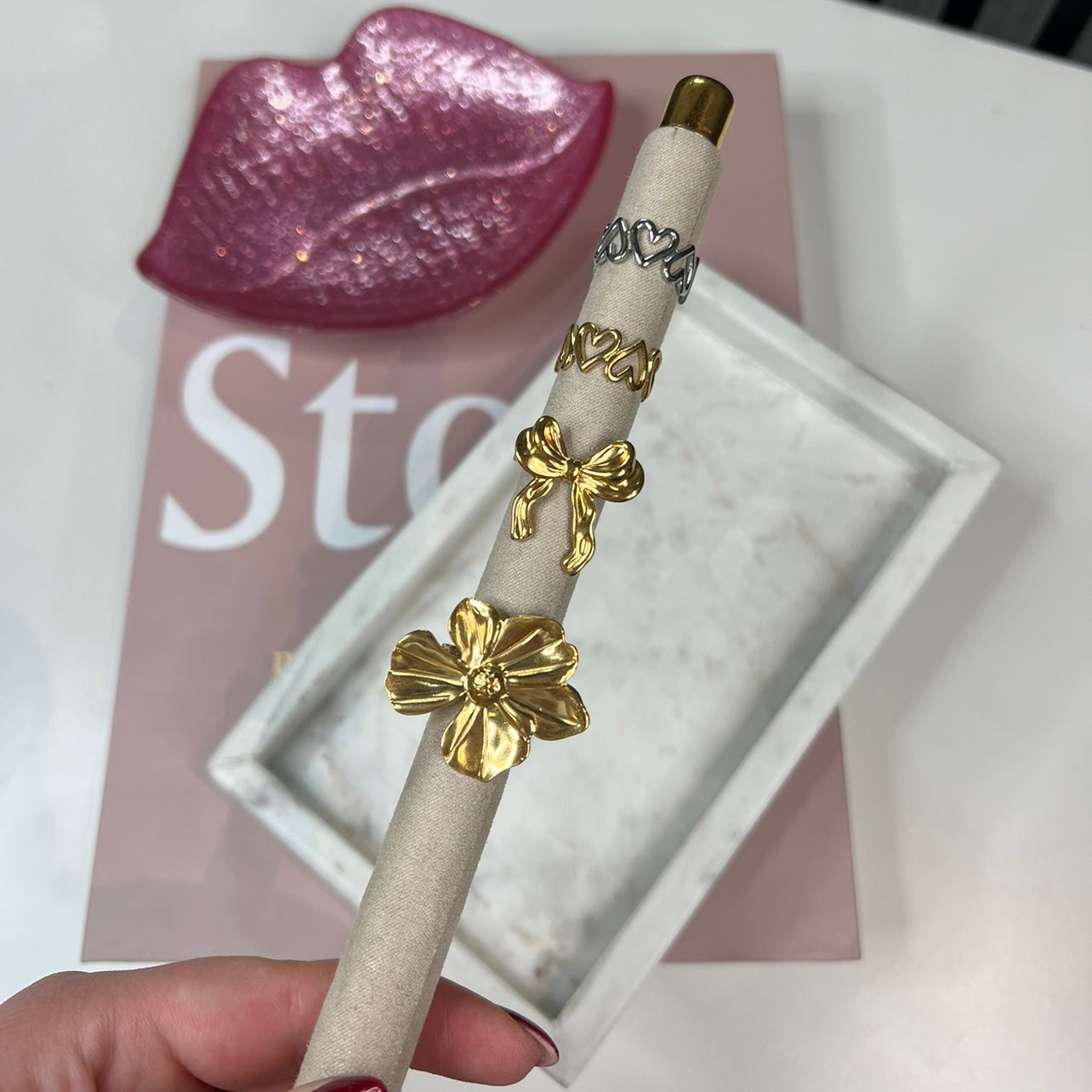 Bow Ring R024