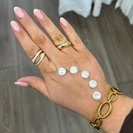 Bliss Pearl Hand chain A019