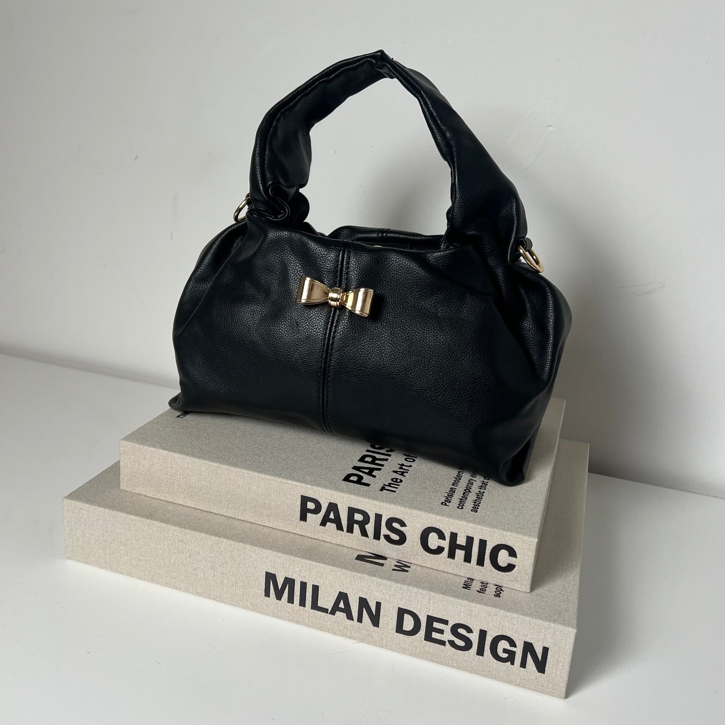 Private label bag leather black