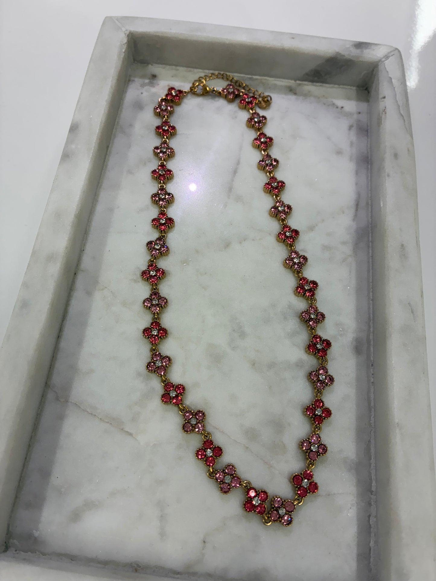 Lucky Spark Choker Blush S055