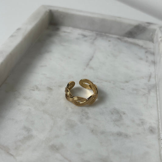 Infinity twist Ring R037
