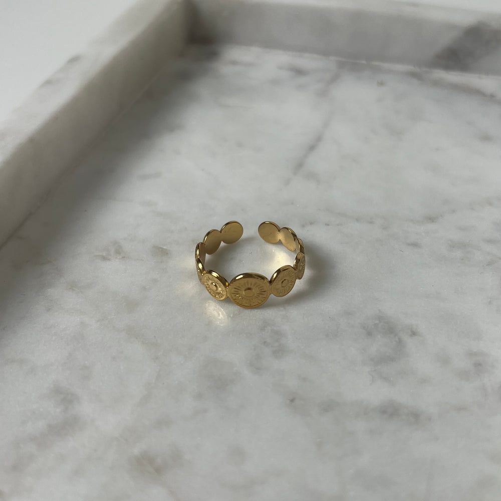 Golden coin Ring R033