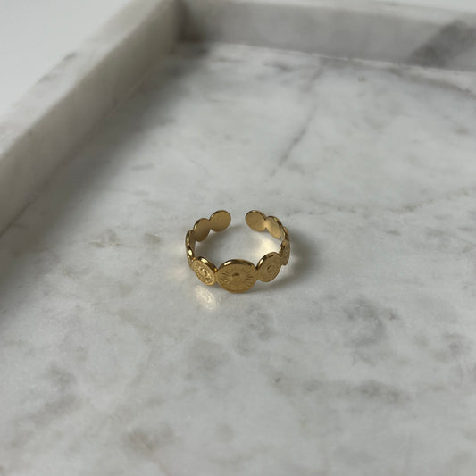 Golden coin Ring R033