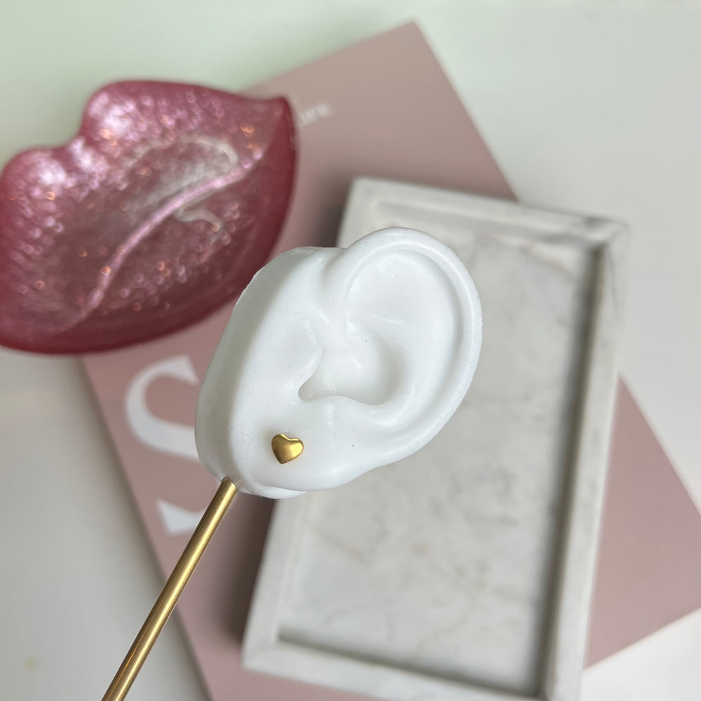 Heart stud O001