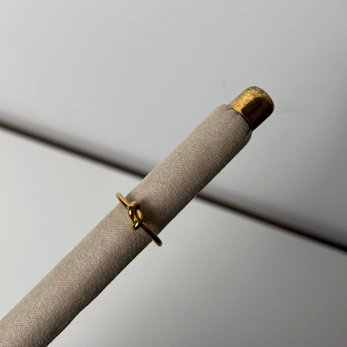 Golden knot Ring R016