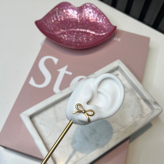 Big Bow stud O014