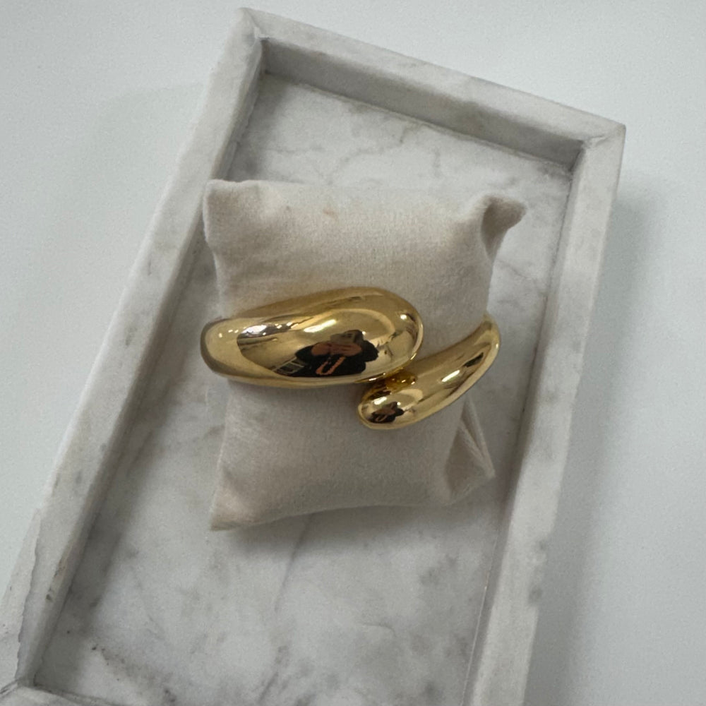 Perfect twisted bangle H025