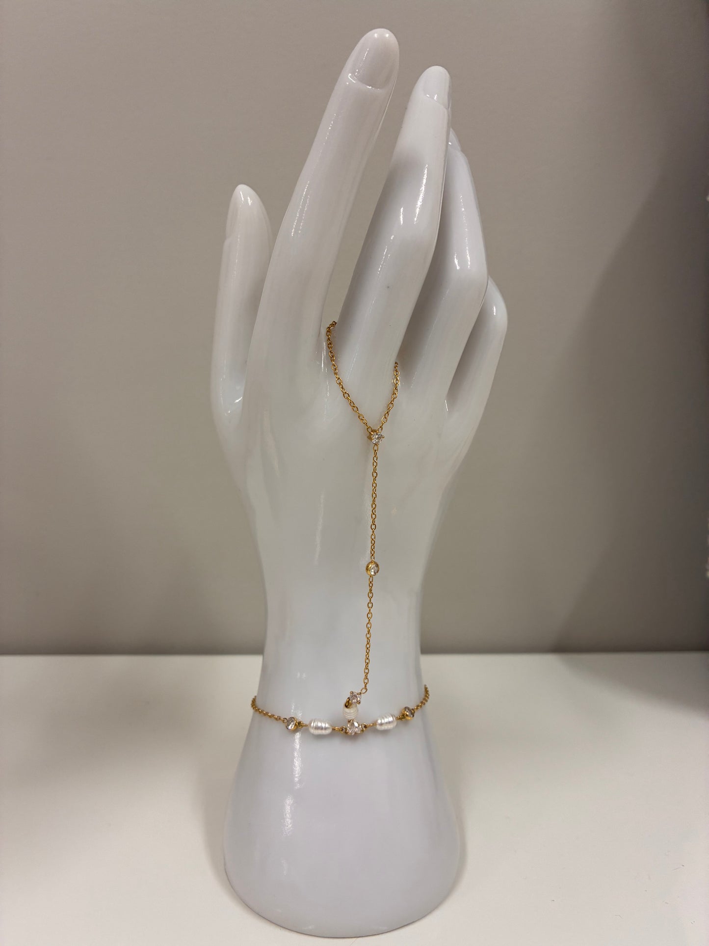 Pearl Glow Hand Chain S053