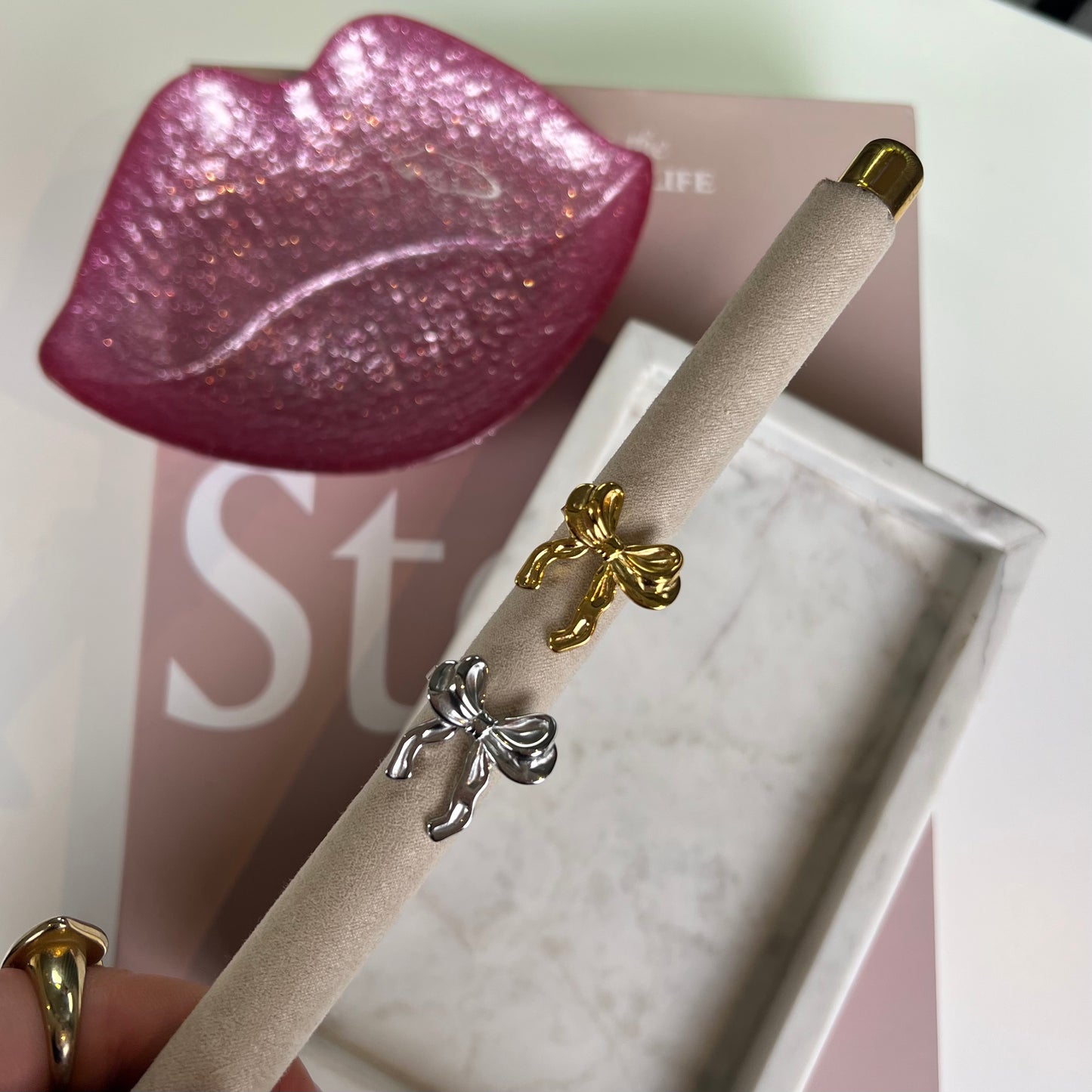Bow Ring R024