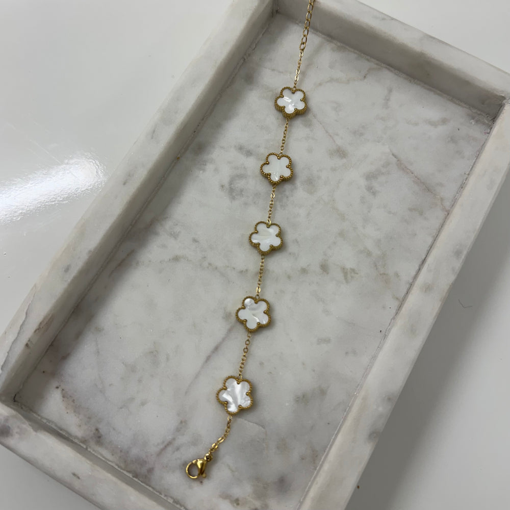 White clover armband A004