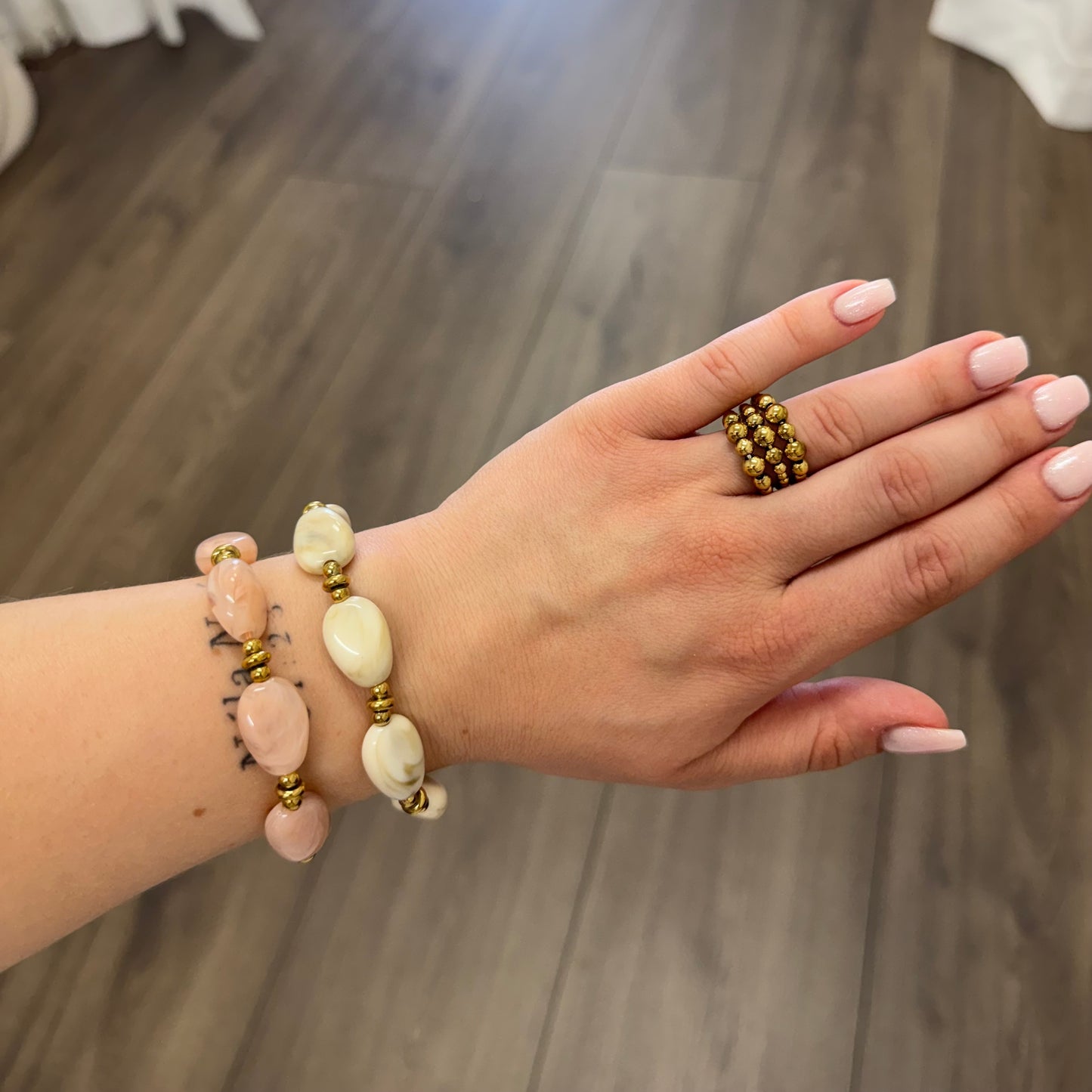 White Glow Armband S060